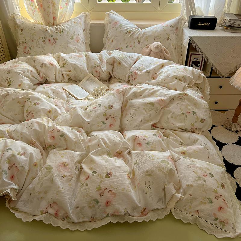 A 3-piece Set of Hollowed-out Lace Duvet Covers, Bedding Including (1 Duvet Cover +2 Pillowcases) Without Cores, Comfortable
