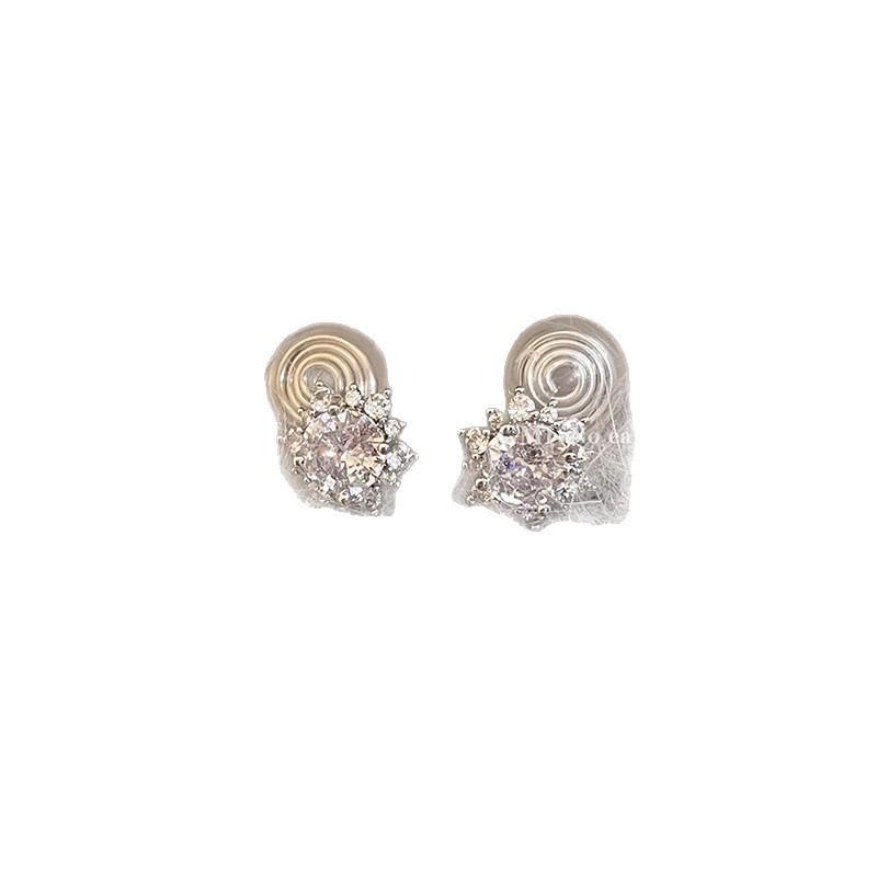 Elegant Sparkling Zirconia Snowflake Ear Clip for Women - Mosquito Coil Design, Non-Pierced, Light Luxury