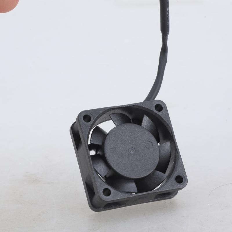 High Airflows 40mm USB Cooling Fan Sleeve Bearing Rubber Feet for Routers, Modems, DVRs, TV, and PC Laptop Stands