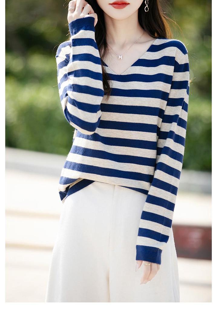 Autumn V-Neck Velvet Knit Pullover: Women's Short Sleeve Striped Sweater, Loose Fit, Korean Style