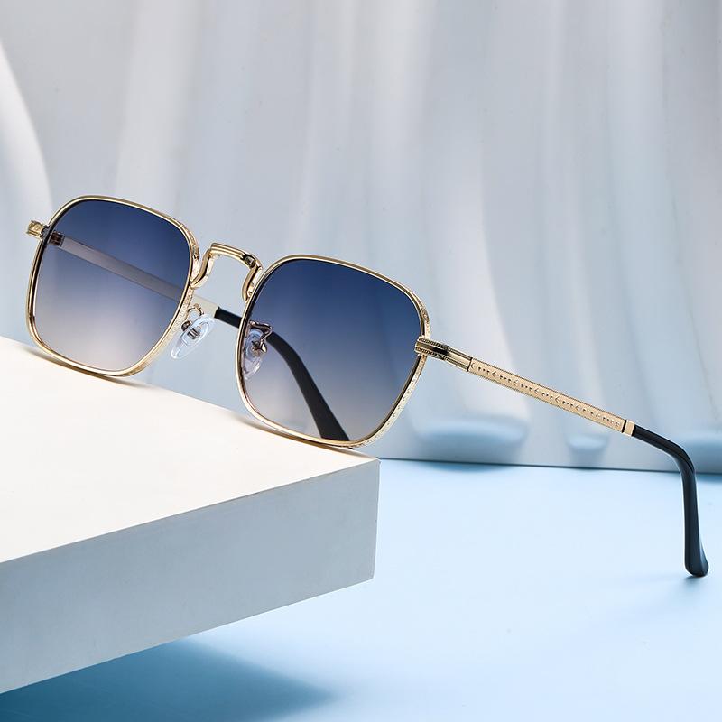 

Vintage Square Sunglasses Men Metal Small Rectangle Gradient Luxury Shades Trendy Retro Brand Designer Outdoor Metal Sun Glasses 1PC