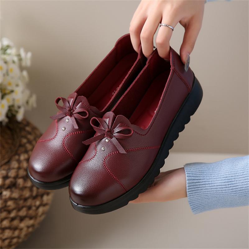 Nowe Wiosenne Mokasyny na Miękkiej Podeszwie Antypoślizgowe Buty Codzienne Damskie Wygodne Buty do Pracy Modne Klasyczne Codzienne Skórzane Buty dla Mamy