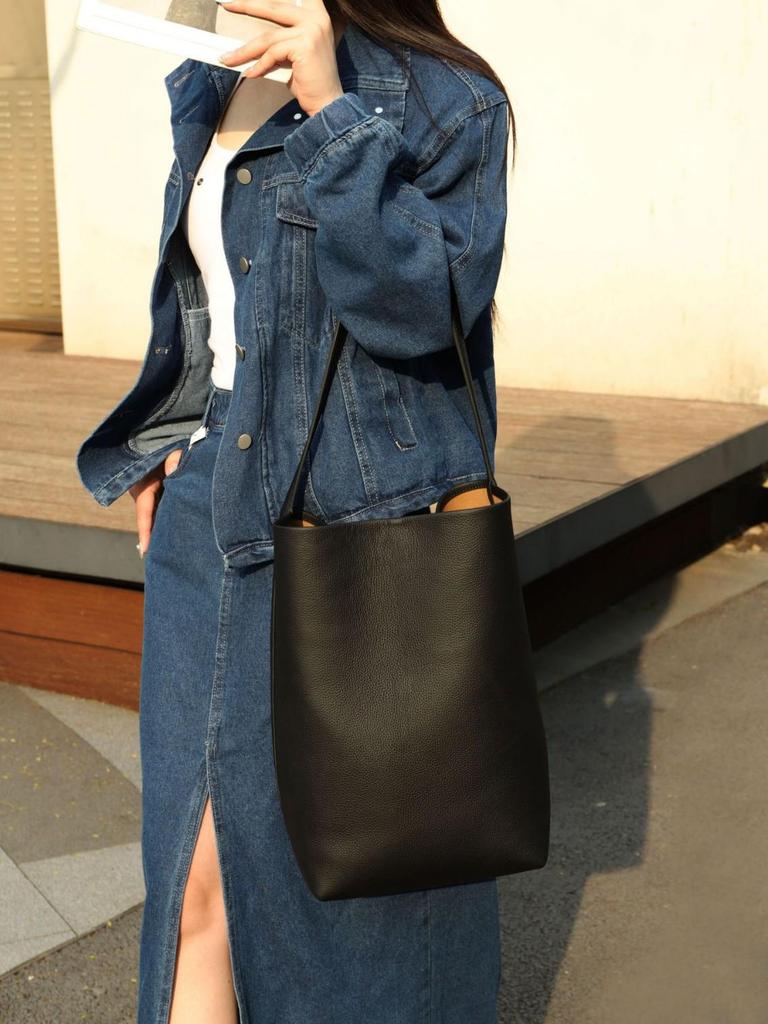 2025 Retro Women's Genuine Leather Bucket Tote Bag - Large Capacity Single Shoulder Bag