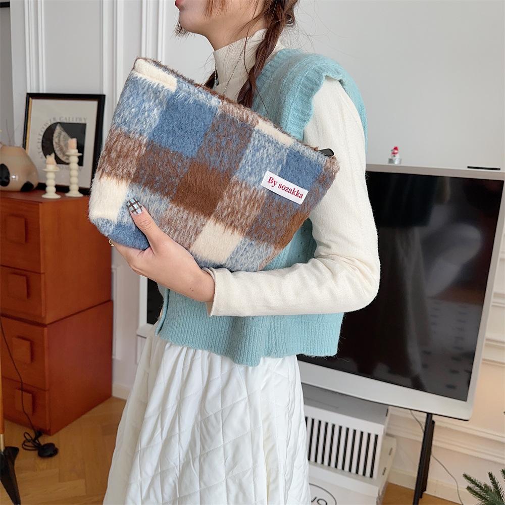 Ins Korean Plaid Retro Makeup Bag for Women Clutch Bag Large Capacity Woolen Cosmetic Bags Makeup Pouch Coin Purse Key Phone Bag