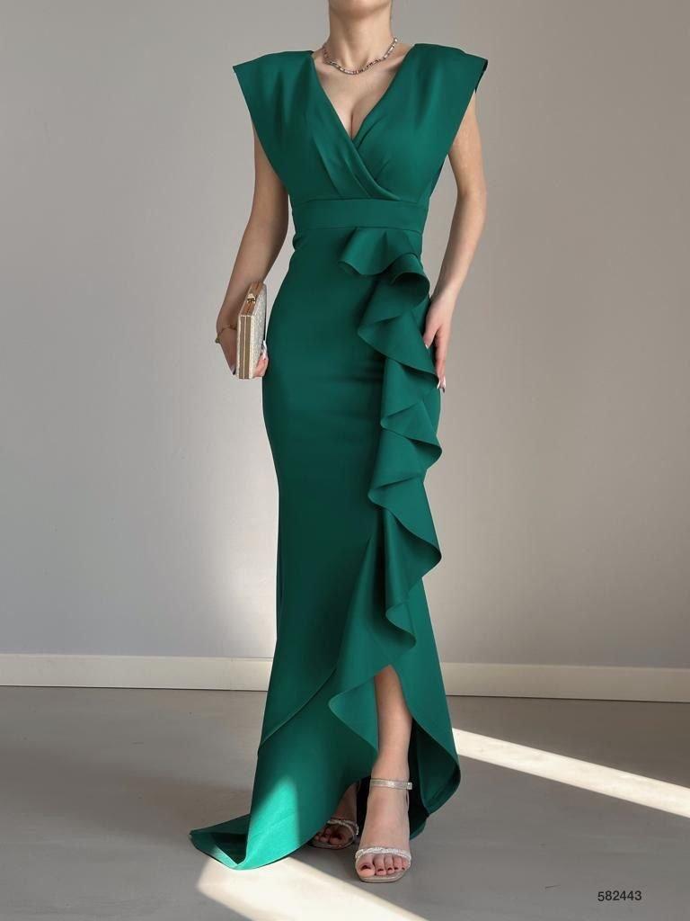 

Женское двубортное платье макси с воротником из ткани скуба и оборками