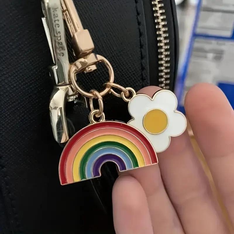 Vibrant Golden-Tone 1pc Rainbow Heart Pendant Keychain | Colorful Striped Rainbow & White Daisy Design for Phones, Cars, and Backpacks