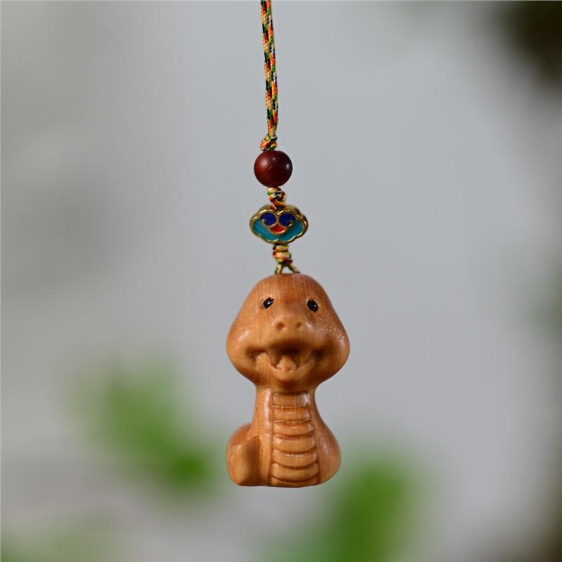 Thuja Twelve Zodiac Carving Wooden Pendant Chinese Zodiac Wood Carving Figurines Bag Decoration Gifts for Family Couple