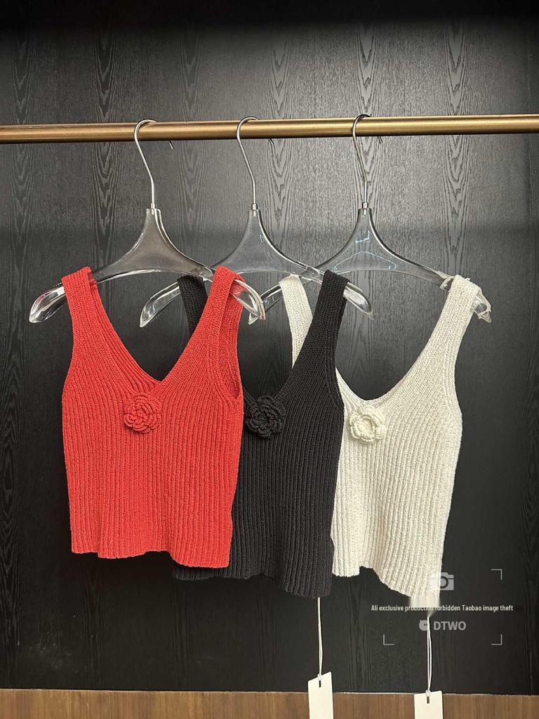 DTWOV 3D Flower Knit Camisole: Women's Spring 2026 Fashion Sleeveless Top