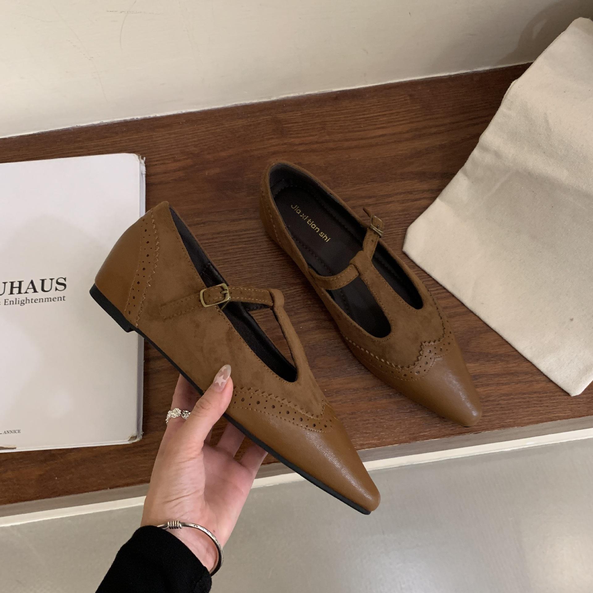 

2025 spring and autumn new retro thick heel T-button Mary Jane shoes women s French temperament commuter high heel pointed single shoes 39