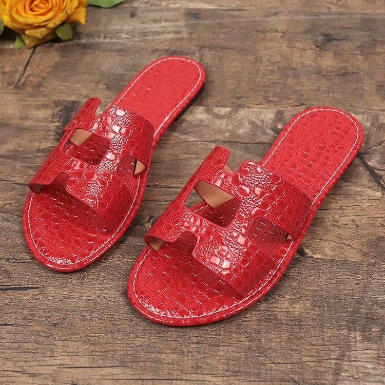 Women's Summer Luxurious Outwear Flat Bottom Slippers Tourist Beach Holiday Sandals Classic Fashion Leather Slides Outdoor