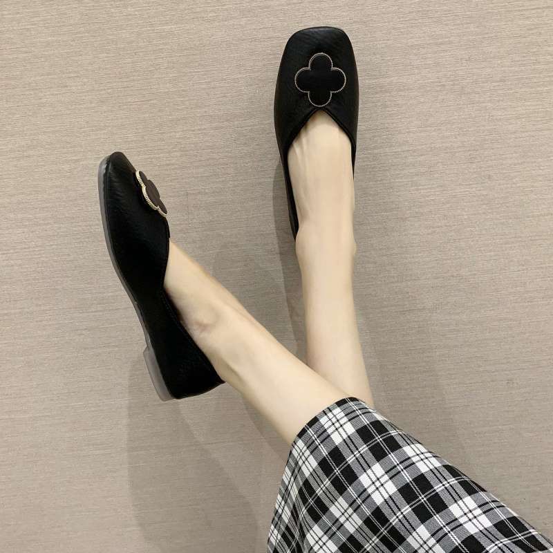 Spring and Autumn New Shallow Doudou Shoes Square Head Four Leaf Students Flat Bottom One Pedal Lazy Soft Sole Women's Single Shoes