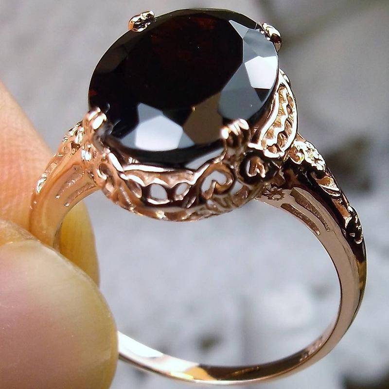 Huitan Retro Red Zircon Ring - Elegant Women's Statement Jewelry for Events