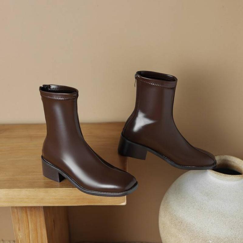 Korean version leather women's boots medium heel large size square head rear zipper knight boots women's autumn and winter solid color square 