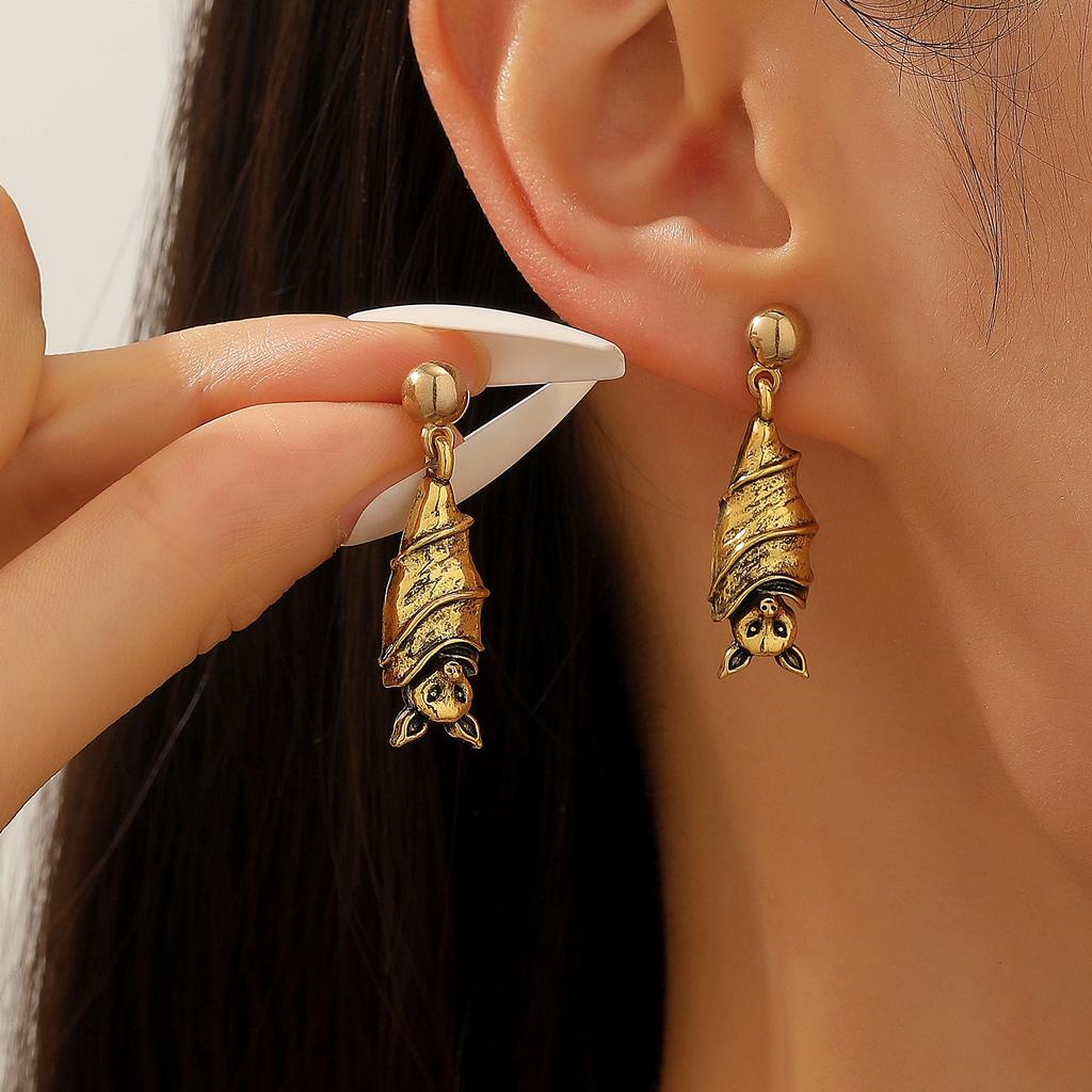 Boucle d'oreille puce chauve-souris inversée style rétro sombre pour femmes bijoux de mode accessoires minimalistes Halloween