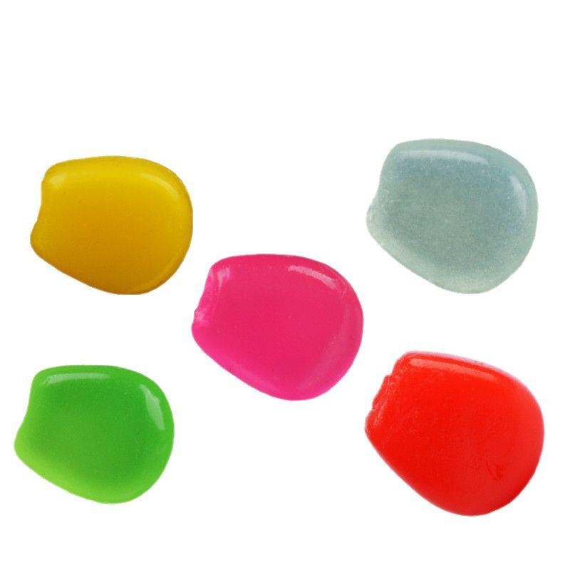 Černá Měkká Kukuřičná Peleta Potápivá Nástraha pro Rybolov Kaprů, Cejnů a Amurů