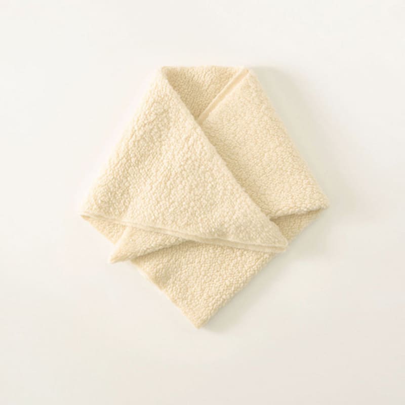 

NOTHING WRITTEN Triangle wool muffler (Ivory boucle) FREE
