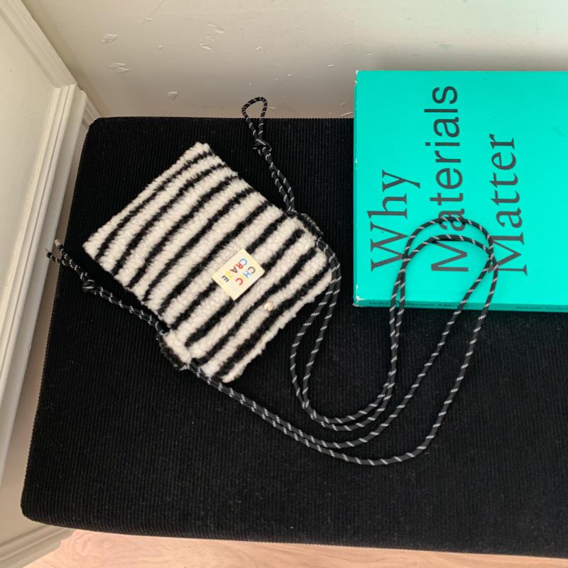 Plüsch Umhängetasche im koreanischen Stil mit Regenbogen-Punkten in Rosa für Mädchen