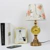 Europäische Schreibtischlampe, Retro-Schlafzimmer-Nachttischlampe, amerikanische dekorative Beleuchtung mit Uhr und Nachtlicht