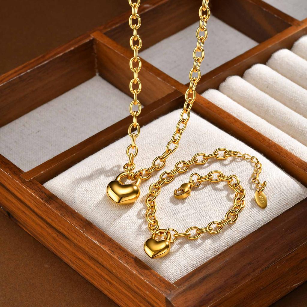 Stunning Heart Pendant Bracelet for Women,18K Gold Plated Stainless Steel, Elegant Metal Handmade Chunky Jewelry