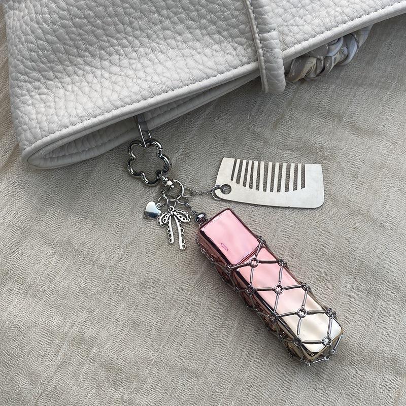 Metal Portable Lipstick Holder Bag With Mini Mirror Stylish Hanging Decoration Keychain Storage Rack Portable Makeup Accessory