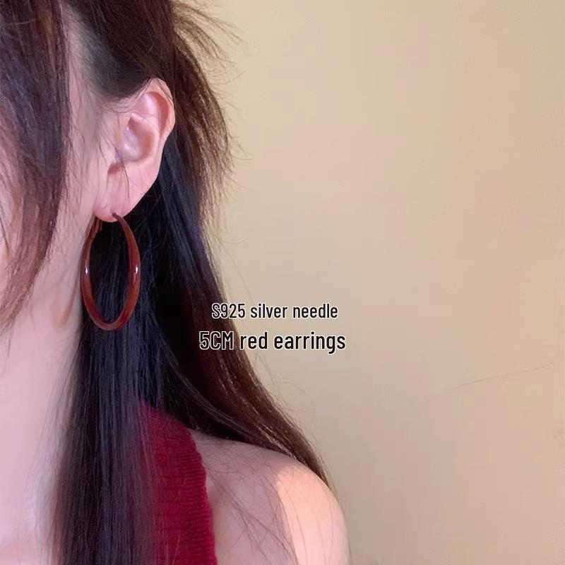 Elegante hochwertige Zirkonia-Ohrringe mit 925er Silberstiften - Damen-Leichtluxusschmuck für Frühling und Sommer