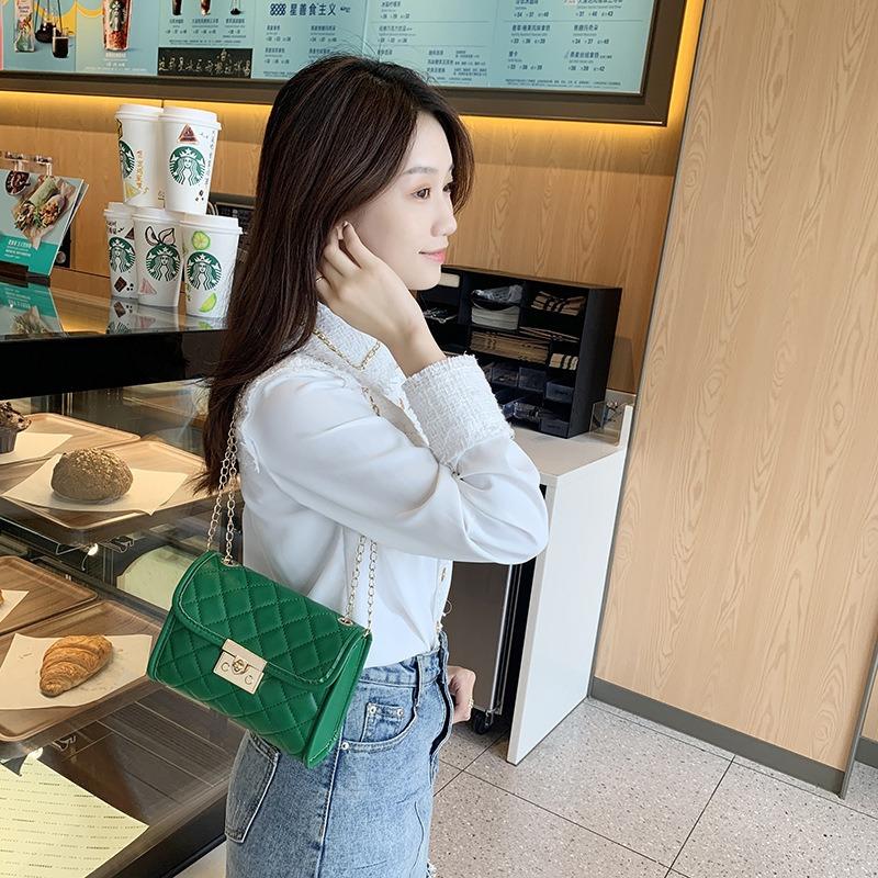 Fashion Rhombus Women's Bag Trend Small Square Bag One Shoulder Crossbody Bag Simple Mobile Phone Bag Chain Lock Small Bag