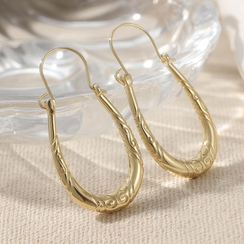 

Богемні Різьблені Позолочені Сережки-Кільця для Жінок Вишукані Ювелірні Аксесуари Подарунки Підходять для Щоденного Носіння