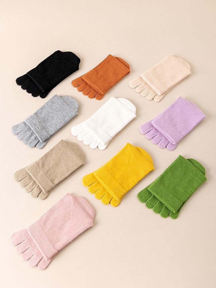 Women's Warm Wool Mid-Calf Five-Toe Socks - Multi-Color, Thick, Cold-Resistant for Autumn and Winter