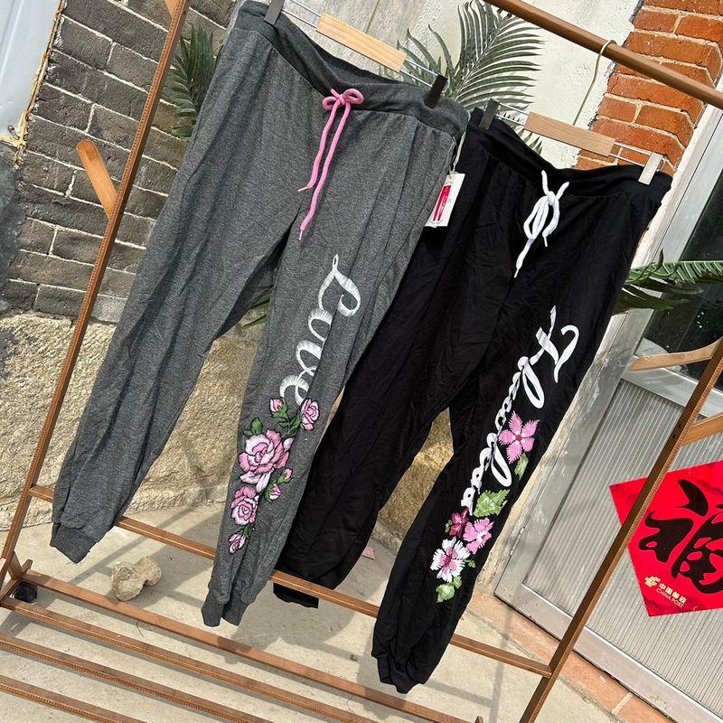 

Европейский и американский одиночный ~ Экспортные женские шорты терри больших размеров с принтом, на кулиске, зауженные, повседневные брюки 100,00 кг, спортивные брюки Grey 3X