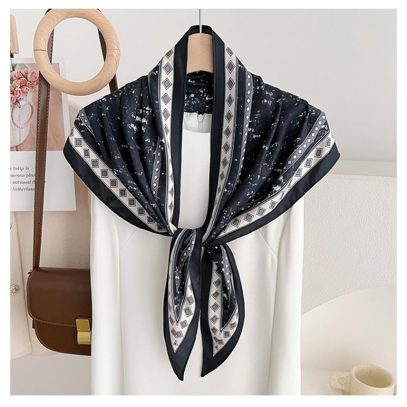 Korean Style Vintage Geometric Print Triangle Scarf For Women Spring Decorative Neck Scarf