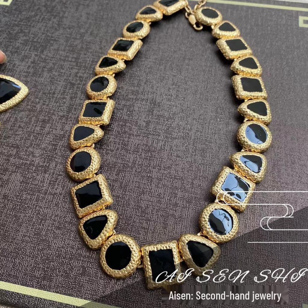 Vintage Geometric Black Gold Jewelry Set: Pre-owned Gold-plated Stud Earrings & Necklace