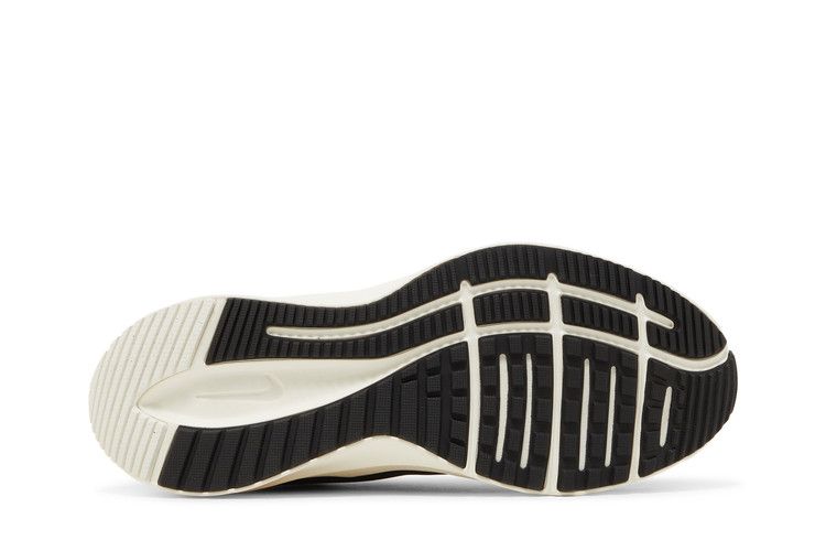 Nike Wmns Quest 4 Premium 'Black Metallic Copper Coin' Sneakers