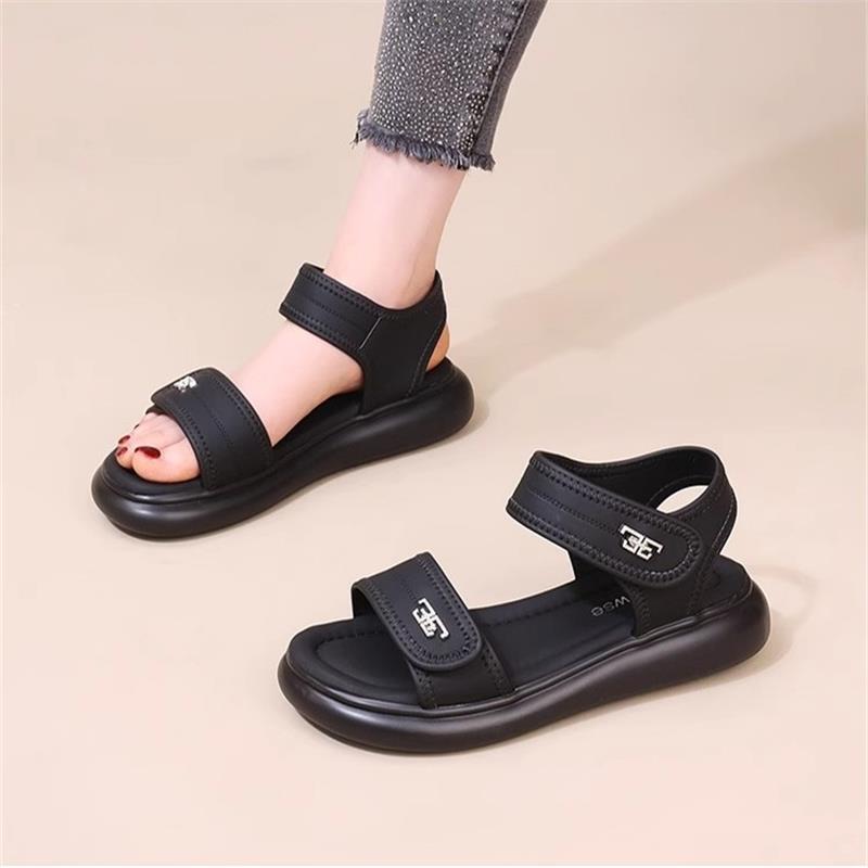 

Soft leather flat bottom not tired feet sandals women s summer 2025 new fashion outer wear soft bottom non-slip toe beach shoes 35