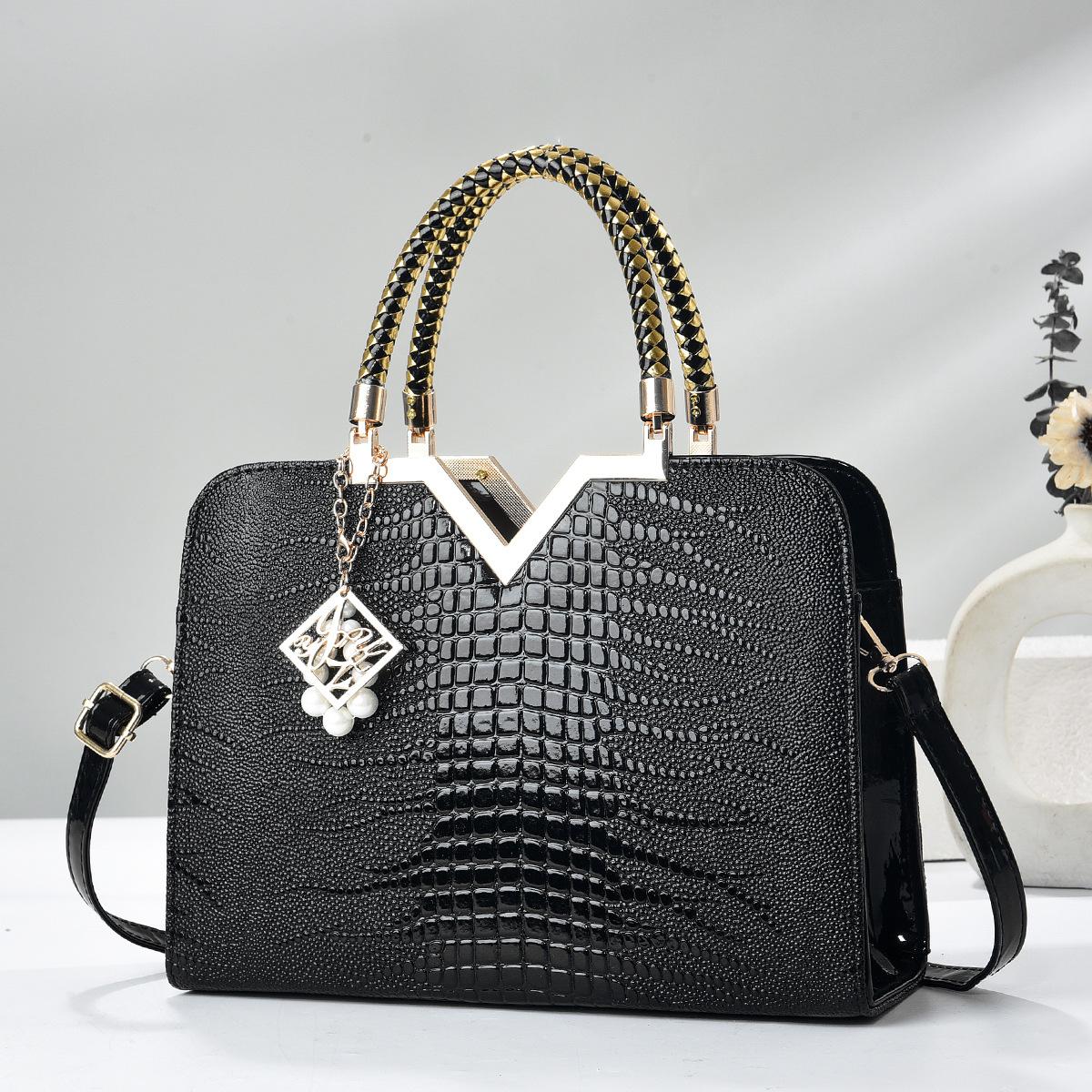 

Handbag crocodile pattern bright leather shoulder messenger bag women s bag quality 28*10.5*20.5 чёрный