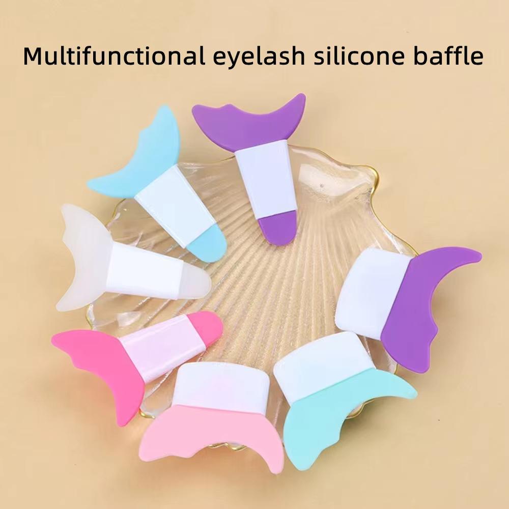 Multi Functional Eye Makeup Silicone Baffle Crescent Shaped Eyelash Brush Eyeliner Eye Shadow Auxiliary Artifact