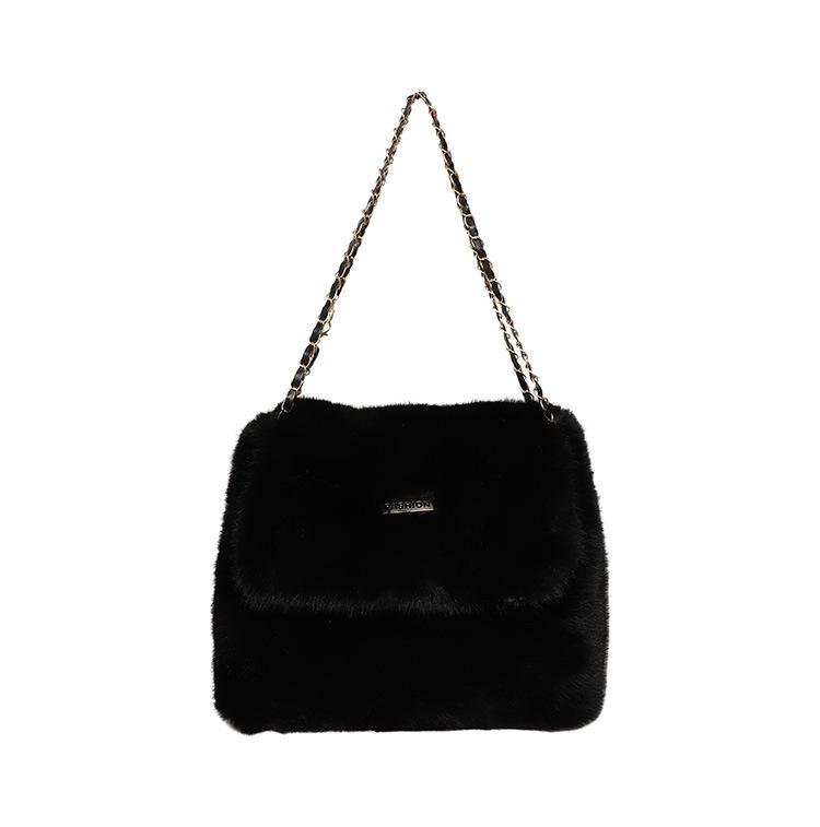 Autumn/Winter 2025 Women's Plush Makeup Bag: Trendy Large-Capacity Clutch & Crossbody Shoulder Bag