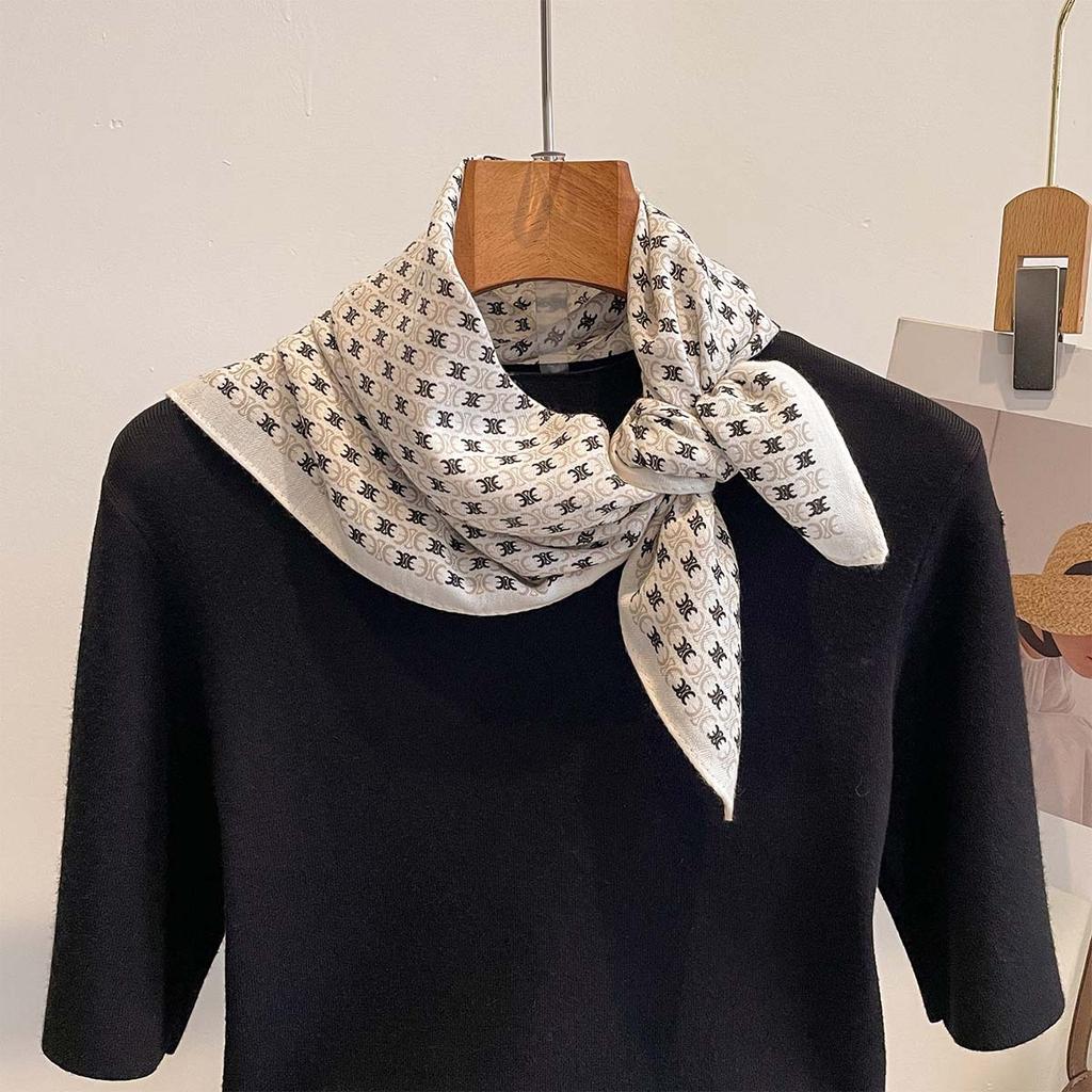 Spring new women's retro printing outer decorative scarf neck protection multi-purpose shawl commuting temperament silk scarf