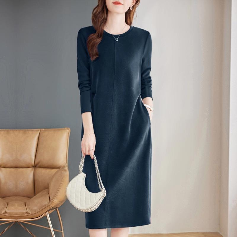 Elegant Plus-Size Purple Long-Sleeved Dress: Loose Slimming Straight Mid-Length for Spring & Autumn