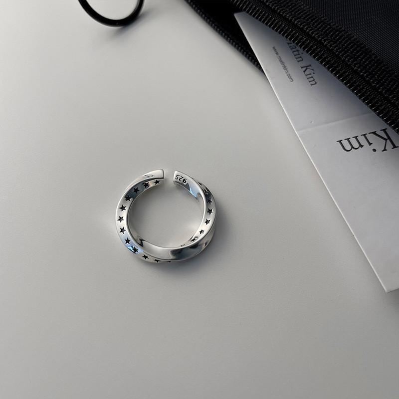 Elegant Vintage Mobius Ring For Women With Star Hollow Design Adjustable Ring
