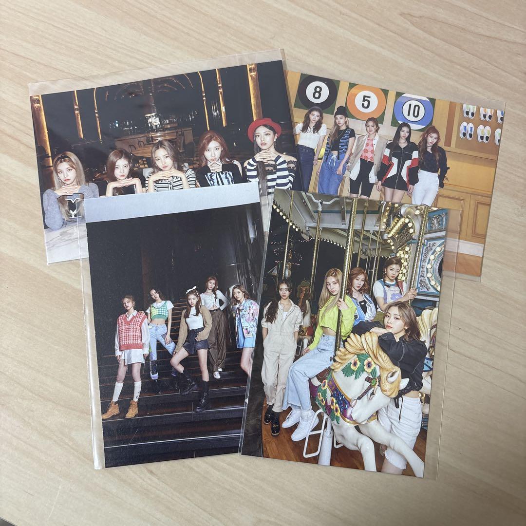 

[USED] ITZY Yeji, Lia, Ryujin, Chaeryeong, Yuna all postcards trading cards