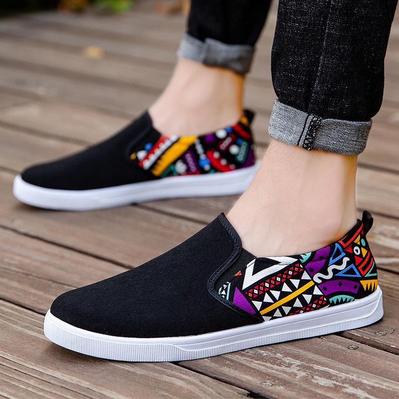 Men's Casual Breathable Slip-On Korean Style Hand-Painted Canvas Shoes - Comfortable Lazy Shoes for Students.