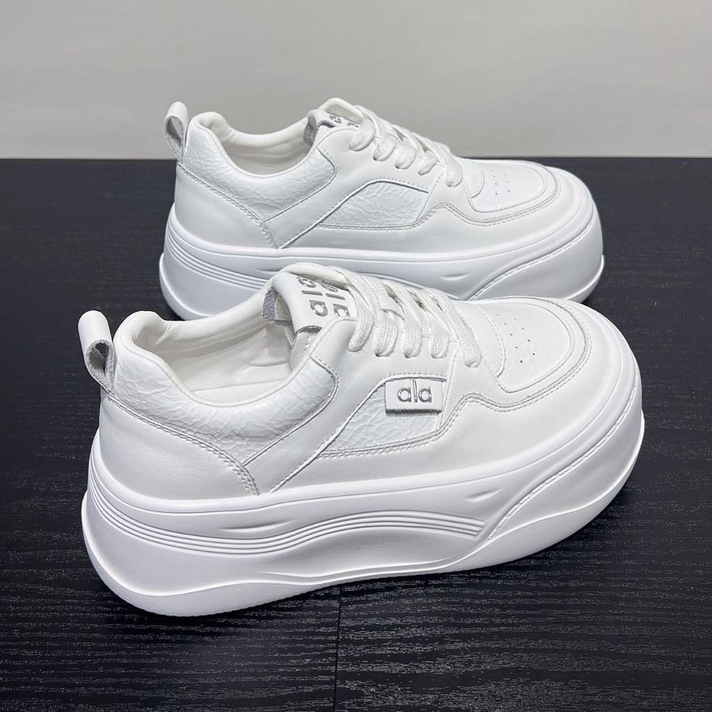 Keine müden Füße, dicke Sohlen erhöhen die Höhe, kleine weiße Schuhe, Damen leichte weiche Sohlen, neue vielseitige Leder-Sport- und Freizeitschuhe für den Herbst