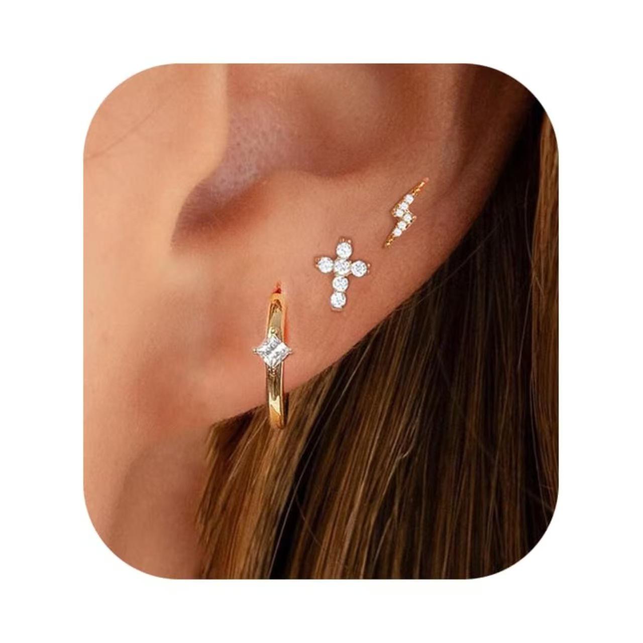 

Ювелирные изделия Горячая распродажа Креативный циркон Молния Крест Пусеты Набор: Нишевые дизайнерские аксессуары