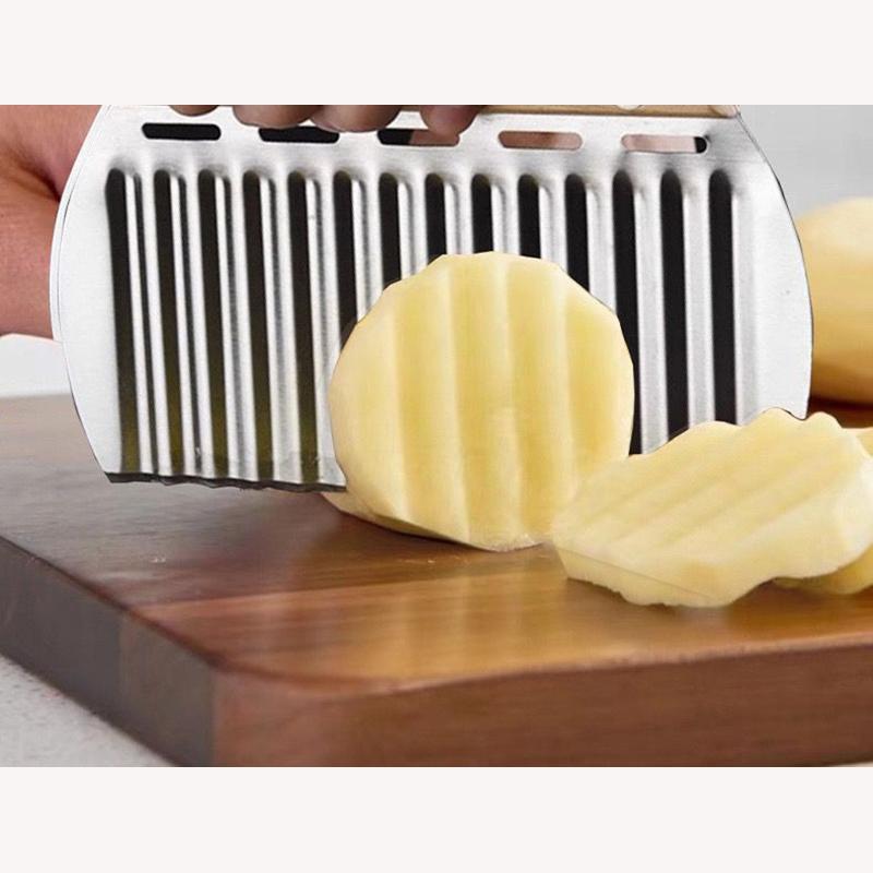 Stainless Steel Potato Cutter Crinkle Chopper Vegetables Fruits Easy To Use Wavy Blade Design Ergonomic Handle French Fry Slicer