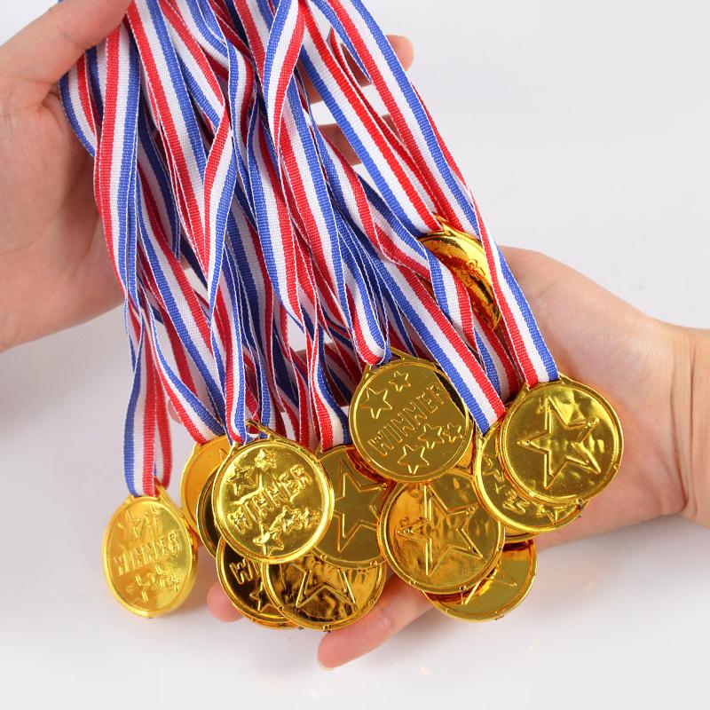 10/20Pcs Plastic Gold Winner Award Medals Kids Birthday Party Favors Sports Game Prize Toys Soccer Football Party Pinata Filler