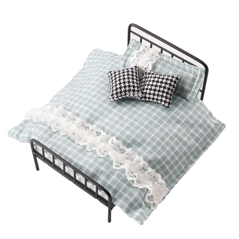 

Красивый 1:Набор постельного белья для мини-кукольного домика (12 предметов) с одеялом, имитацией подушки и кроватью. Декор для спальни и реквизит для микро-сцен. Красивый дизайн