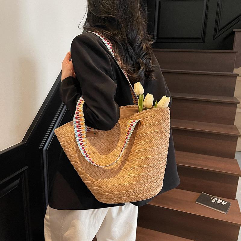 Woven straw bag women's large-capacity new spring and summer leisure shoulder vegetable basket holiday wind beach bag