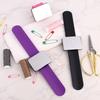 1 Stück Magnetischer Nadelkissen-Armband, 3 Farben Handgelenk-Nähnadeltuch-Armband, Magnetischer Nadelhalter-Armband für Nähzubehör Flechten Haarstyling
