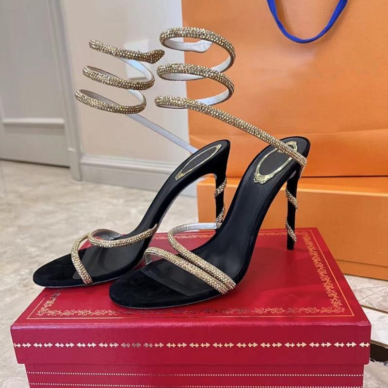 Křišťálový had vinutí jehlové podpatky sexy slovo s sandály.