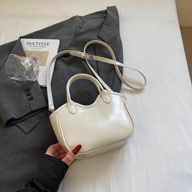 Large-capacity Bag Women's Spring and Summer Versatile 2025 New Retro Casual Shoulder Messenger Bag Simple Commuter Tote Bag